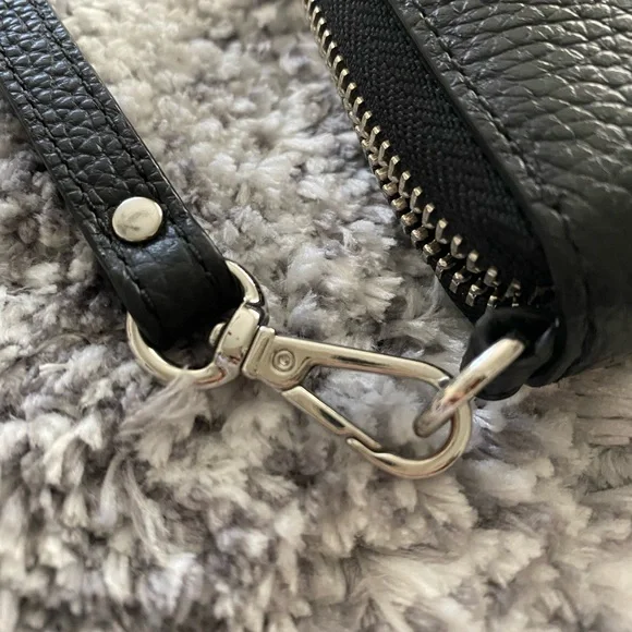 Michael Kors black wristlet - Picture 3 of 7